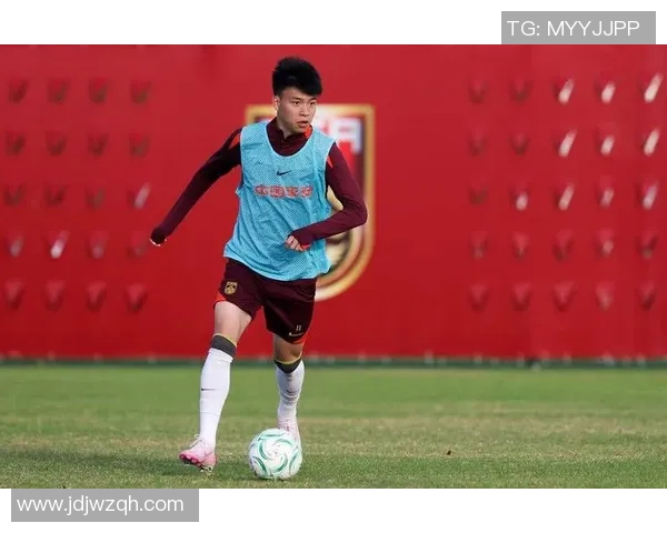 足球曝光背后的真相揭示了职业联赛的黑暗面与球员的艰辛奋斗历程