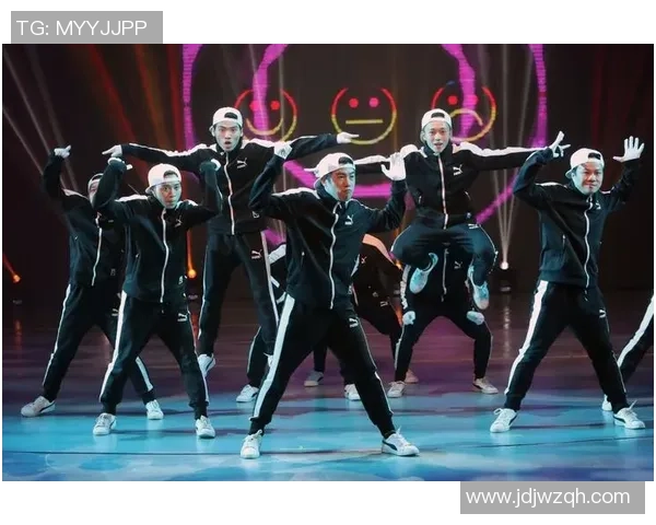 重庆街舞队与深圳街舞队赛后复盘分析团队配合及表现亮点